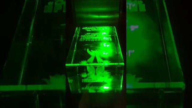 Лазерная гравировка внутри стекла от laserluxe.ru смотреть онлайн