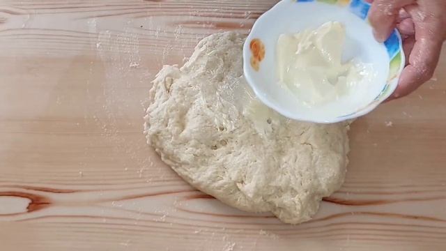 Вкуснейшая выпечка к чаю ! Сахарная плюшка из дрожжевого теста, простой рецепт, а вкус обалденный! смотреть онлайн