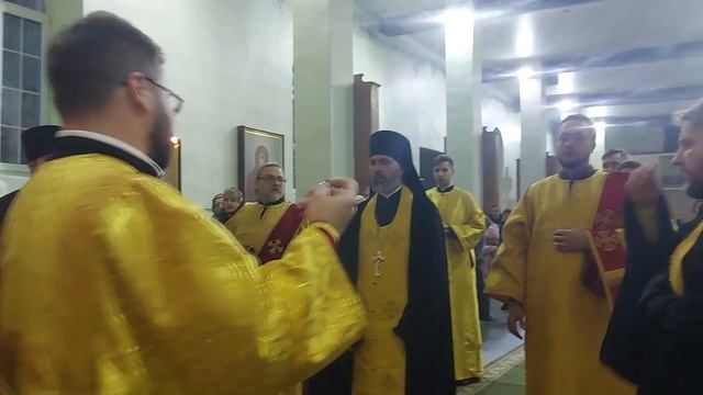 ☦ Богоро́дице Де́во, ра́дуйся, благода́тная Мари́е, Госпо́дь с Тобо́ю, Благослове́нна Ты в жена́х ☦ смотреть онлайн