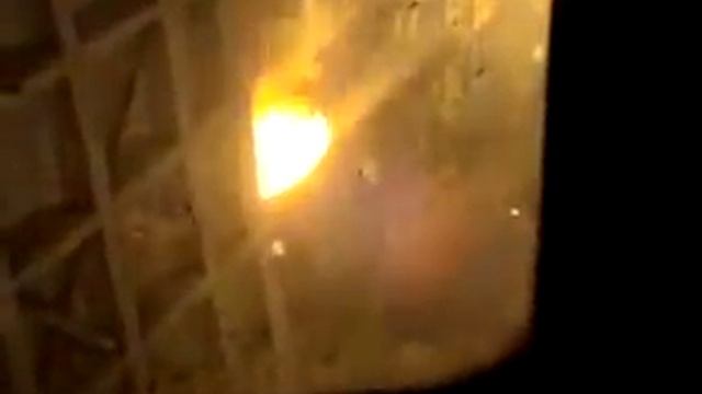 Вместе с ломом снаряды в печи. Artillery shells in oven смотреть онлайн