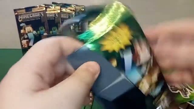 Распаковка наклеек Майнкрафт / Minecraft Collectible Sticker-Cards / Mojang смотреть онлайн
