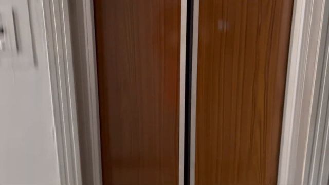 Пассажирский лифт-залипайка КМЗ 1980 г.в., V=1 м/с., Q=320 кг. смотреть онлайн