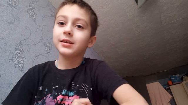 это старый телефон который можете видеть на которой я сейчас сказал Ну комнату я просто сбросил и в смотреть онлайн