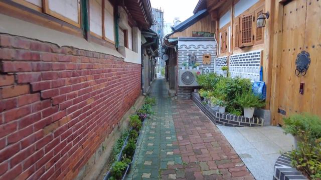 ☔🚶Seoul walk Jongmyo Shrine Sunla-gil stone wall alley hanok house Ikseon-dong 종묘 순라길 돌담 골목 한옥집 익선동 смотреть онлайн