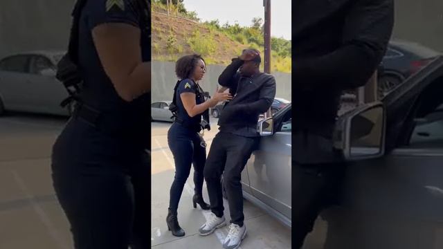 POV_trying_to_talk_to_a_Cop смотреть онлайн