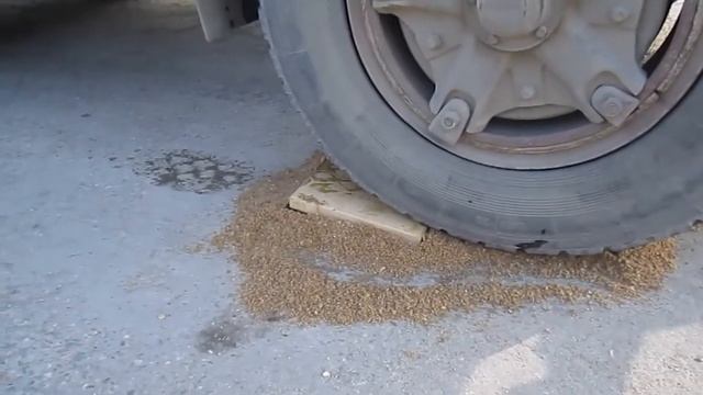 ТЕСТ НА ПРОЧНОСТЬ ТРОТУАРНОЙ ПЛИТКИ "МОДНОГО ДВОРИКА" смотреть онлайн