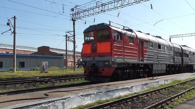 ТЭП70БС-185. Производит маневры по станции Елец. смотреть онлайн