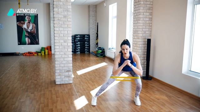 #приседания #выпады #тренировкидома Резиновые петли. Базовые упражнения смотреть онлайн