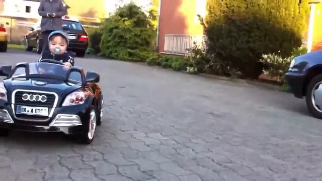 Электромобиль B28A Audi с пультом смотреть онлайн
