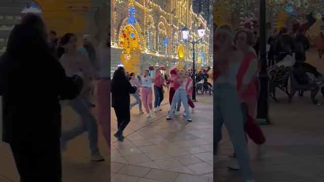 K-pop in public / Nikolskaya street #case143 #straykids смотреть онлайн