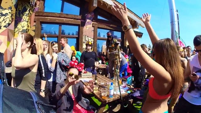 Шерегеш спуск в купальниках, Alpen Club, Grelka Fest 2016 смотреть онлайн