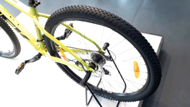 Trek Marlin 5 | MTB | First Look | Walk Around смотреть онлайн