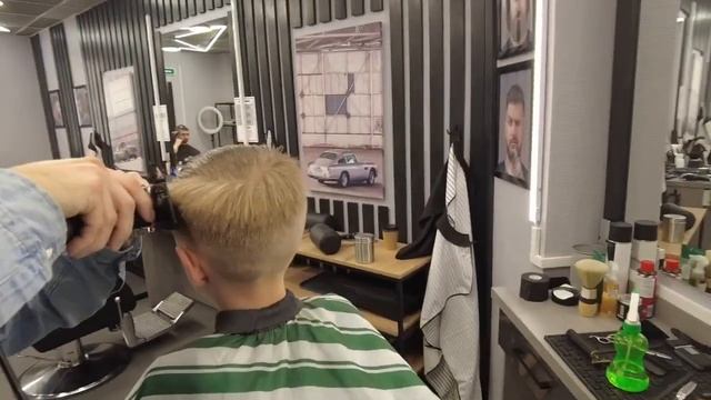 FAUX HAWK // СТИЛЬНАЯ СТРИЖКА С ПОДНЯТЫМИ ВВЕРХ ВОЛОСАМИ // МИНСК // BARBERSHOP ?/ БЕЛАРУСЬ смотреть онлайн