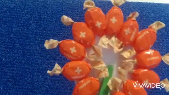 БУКЕТ ИЗ КОНФЕТ/ЦВЕТОК ИЗ КОНФЕТ/Подсолнух/ ромашка/Как сделать своими руками/подарок к 8 Марта смотреть онлайн