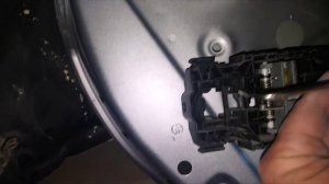 Volkswagen Polo door handle removal - Volkswagen Polo как снять ручку двери