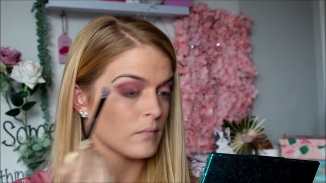 Carmi MUA X Makeup Revolution Palette Review | The Foxy Momager смотреть онлайн