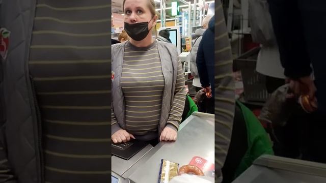 Потребовал вернуть разницу в цене товара. смотреть онлайн