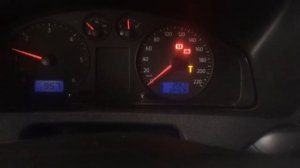 VW t5 нет зарядки