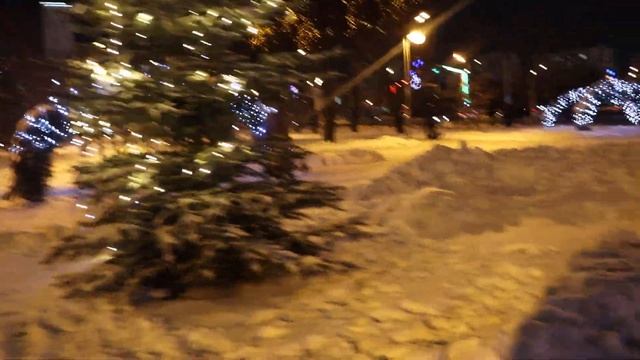 Новогодние украшения в Сквере Филармонии смотреть онлайн