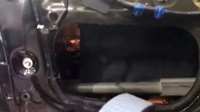 Шумоизоляция четырех дверей выполняется с целью установки новой акустики и снижения шума смотреть онлайн