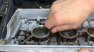 Двигатель 5Е фильм 8 разборка, чистка маслоотделительной системы картерных газов крышки клапанов.