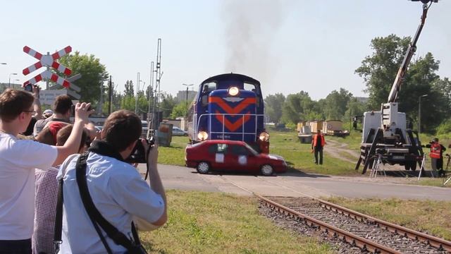Bezpieczny Przejazd Warszawa Crash Test // SM42 546 vs. Alfa Romeo // смотреть онлайн