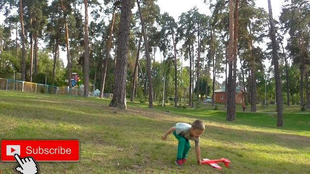 Пенопластовый САМОЛЕТ - планер. Запускаем самолетик смотреть онлайн
