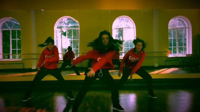 Dance Studio Diamond смотреть онлайн