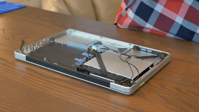 Building the ultimate sleeper MacBook Pro! Complete restoration and max upgrades смотреть онлайн