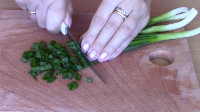 САЛАТ ФИАЛКА*СуперСалат из Синей Капусты с Курицей и Кукурузой!Salad Recipe смотреть онлайн