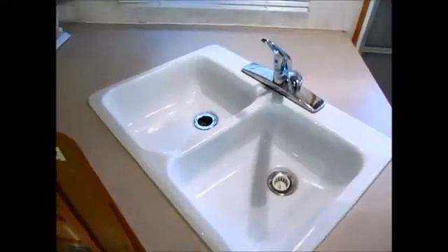 SOLD 01 LAYTON 275 Rear Living