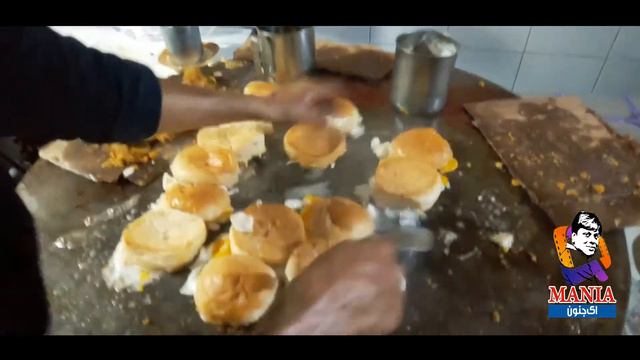 SANDHA ROAD KA MASHOOR TRIPLE LAYER BURGER | DOUBLE ANDA BUN KABAB | SPECIAL EGG BURGER of PAKISTA смотреть онлайн