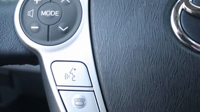 Toyota Prius 1.8 Vvt-i Full Hybrid Cvt Dynamic Business смотреть онлайн