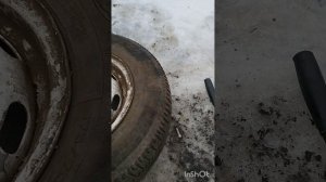 Что делать если колесо спускает по ободу?