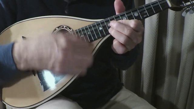 「大きな古時計」無伴奏マンドリンソロ "Grandfather's Clock" for unaccompanied Mandolin solo смотреть онлайн