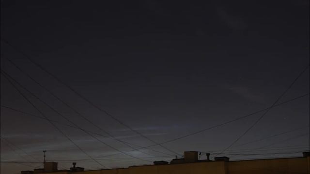 Серебристые облака в небе над Москвой в ночь с 19 на 20 июня 2016 года смотреть онлайн