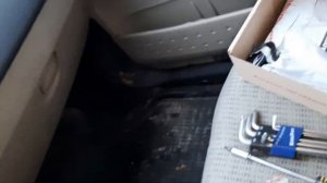 Рено меган 2. Замена шильдика на МКПП. Замена ручки кпп.