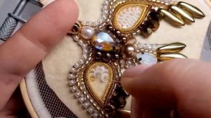 Процесс вышивки  Вышивка пайетками