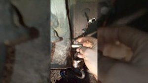 Как победить закисший болт верхнего рычага классической модели Ваза