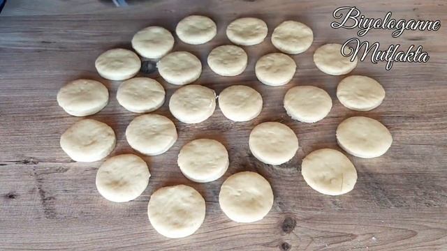 Tanesi 15 TL Olan Berliner'i Evinizde Daha Az Maliyetle Hazırlayıp Doyasıya Yiyin? Alman Pastası