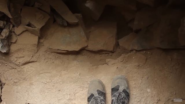 Opening under the wall in the cellar and foundations – Renovation vlog #65 смотреть онлайн