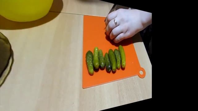 Рецепт салата из фасоли и маринованных огурцов смотреть онлайн