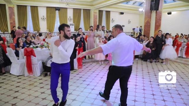 ШАЛАХО НА СВАДЬБЕ ОТ ЖЕНИХА!!!ТАНЦУЕТ ЖЕНИХ!!! смотреть онлайн