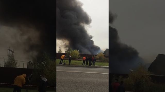 Пожар в Москве по ул.Хованский кладбище 01.10.2021 смотреть онлайн