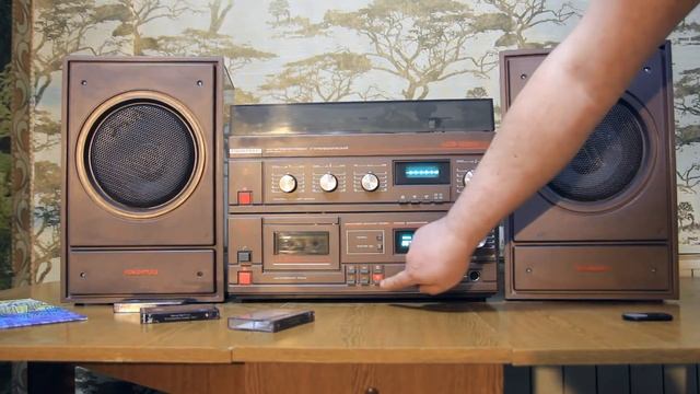 Музыкальный центр Романтика МЭ-222С. Работа кассетной дэки и усилителя. смотреть онлайн