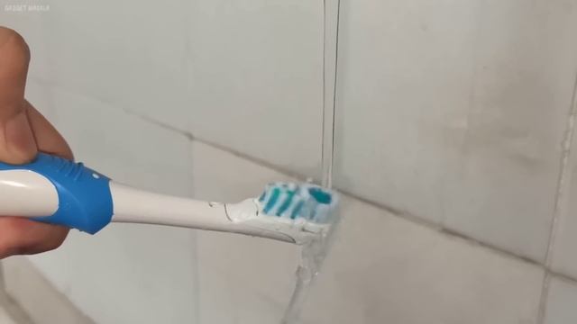 Oral B Cross Action Electric Toothbrush Unboxing & Review | Battery Operated | Futuristic смотреть онлайн