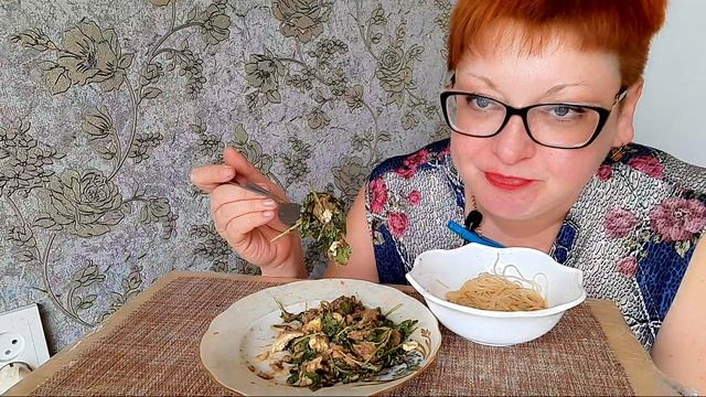 Мукбанг салат из тунца и руколы/ну,очень вкусно смотреть онлайн