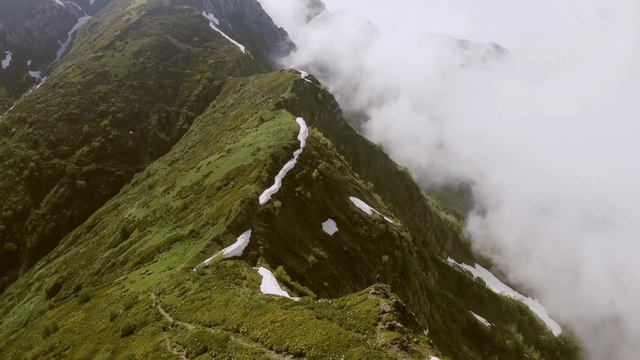 И снова горы, но какая красотаааа🥰😍😍 смотреть онлайн
