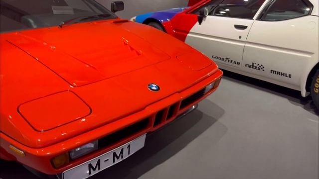 BMW МУЗЕЙ В МЮНХЕНЕ - ТАМ ЕСТЬ НА ЧТО ПОСМОТРЕТЬ! смотреть онлайн