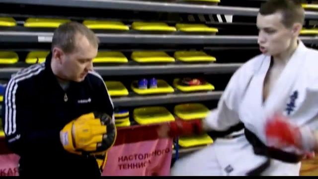 Андрей Корякин - разогрев бойца перед боем. Москва. Чемпионат Москвы по Киокусинкай 2016 смотреть онлайн